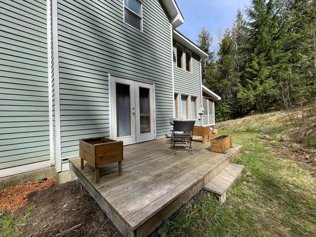 3865 Malina Road, House detached with 4 bedrooms, 3 bathrooms and null parking in Central Kootenay E BC | Image 17