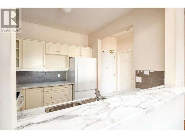 221 - 877 Klo Road, Condo with 2 bedrooms, 2 bathrooms and 1 parking in Kelowna BC | Image 5