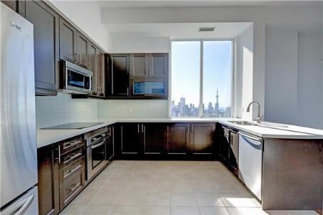 lph 1 - 35 Balmuto St, Condo with 2 bedrooms, 3 bathrooms and 1 parking in Toronto ON | Image 8