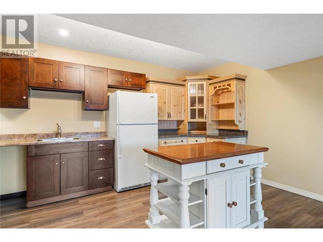 5731 Anderson Road, House detached with 4 bedrooms, 4 bathrooms and 11 parking in Central Okanagan BC | Image 29