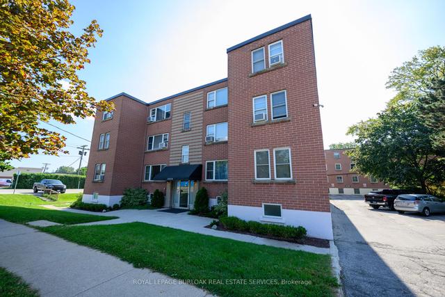 5 - 2418 New St, Condo with 2 bedrooms, 1 bathrooms and 1 parking in Burlington ON | Image 14