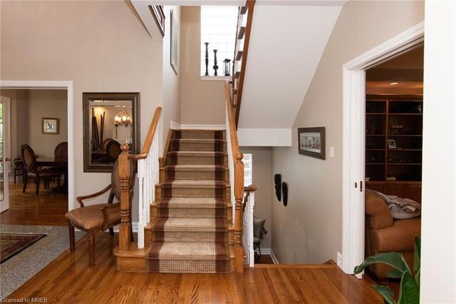 2135 Westoak Trails Boulevard, House detached with 5 bedrooms, 3 bathrooms and 5 parking in Oakville ON | Image 10