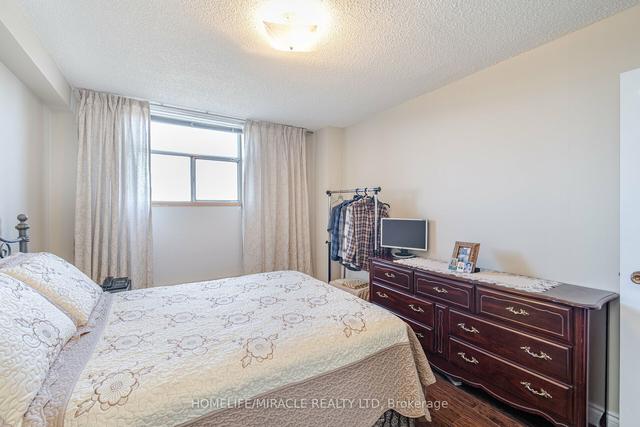 809 - 335 Driftwood Ave, Condo with 2 bedrooms, 1 bathrooms and 1 parking in Toronto ON | Image 2
