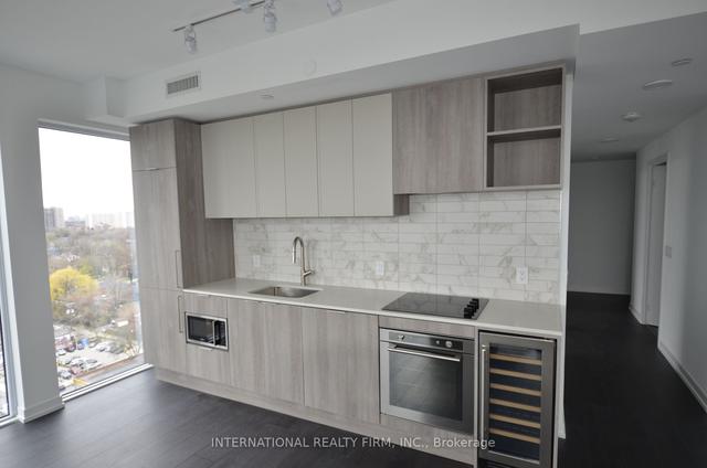1705 - 2020 Bathurst St, Condo with 3 bedrooms, 2 bathrooms and 1 parking in Toronto ON | Image 18