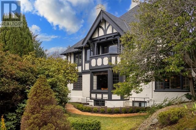 611 Foul Bay Rd, House detached with 5 bedrooms, 7 bathrooms and 6 parking in Victoria BC | Image 53