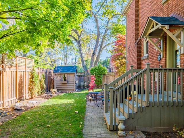 561 Locust St, House detached with 3 bedrooms, 2 bathrooms and 2 parking in Burlington ON | Image 25