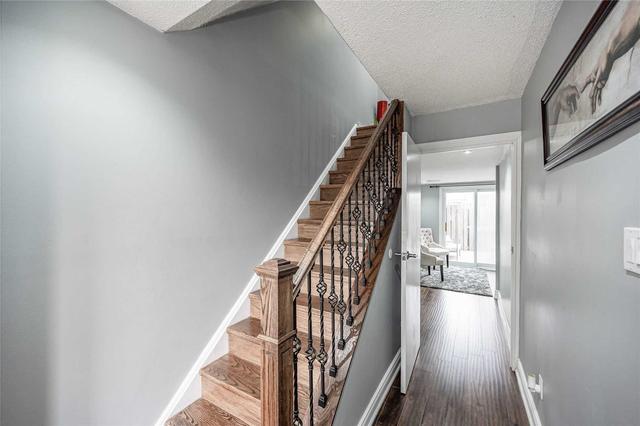 82 Enmount Dr, Townhouse with 3 bedrooms, 2 bathrooms and 2 parking in Brampton ON | Image 29