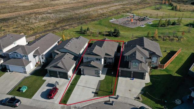 8005 90c Street, House detached with 4 bedrooms, 3 bathrooms and 4 parking in Grande Prairie AB | Image 2
