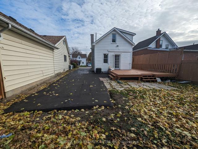 324 French St, House detached with 2 bedrooms, 2 bathrooms and 3 parking in Oshawa ON | Image 11
