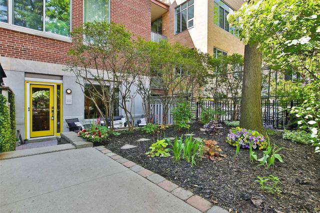 105 - 21 Nassau St, Condo with 2 bedrooms, 2 bathrooms and 1 parking in Toronto ON | Image 1