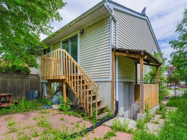lower - 12 Moonbeam Grve, House semidetached with 3 bedrooms, 1 bathrooms and 2 parking in Toronto ON | Image 1
