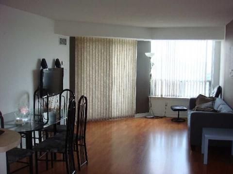 lph2 - 9015 Leslie St, Condo with 2 bedrooms, 2 bathrooms and 1 parking in Richmond Hill ON | Image 2