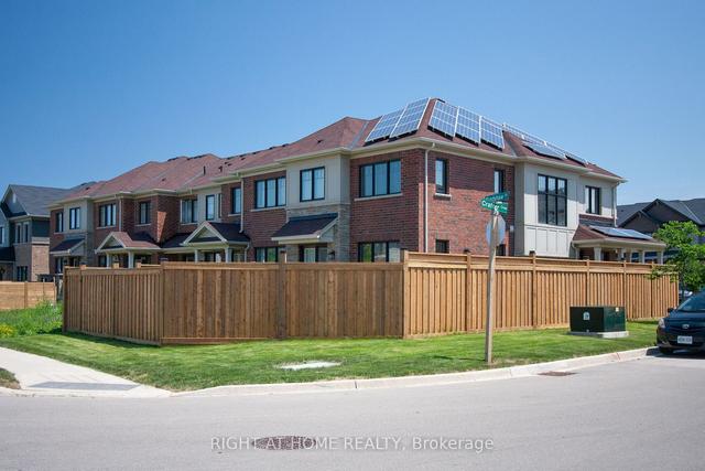 3 Sherway St, House attached with 3 bedrooms, 3 bathrooms and 2 parking in Hamilton ON | Image 2