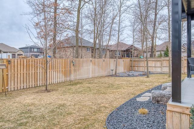 45 Veale Crescent, House detached with 3 bedrooms, 3 bathrooms and 2 parking in Strathroy Caradoc ON | Image 33