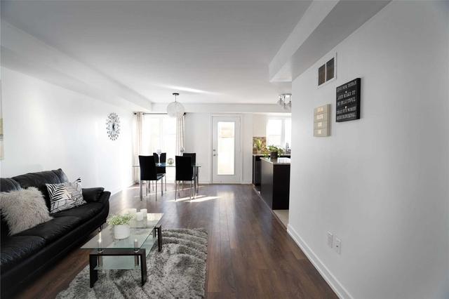2609 - 1 Gable Hurst Way S, Townhouse with 3 bedrooms, 2 bathrooms and 1 parking in Markham ON | Image 5