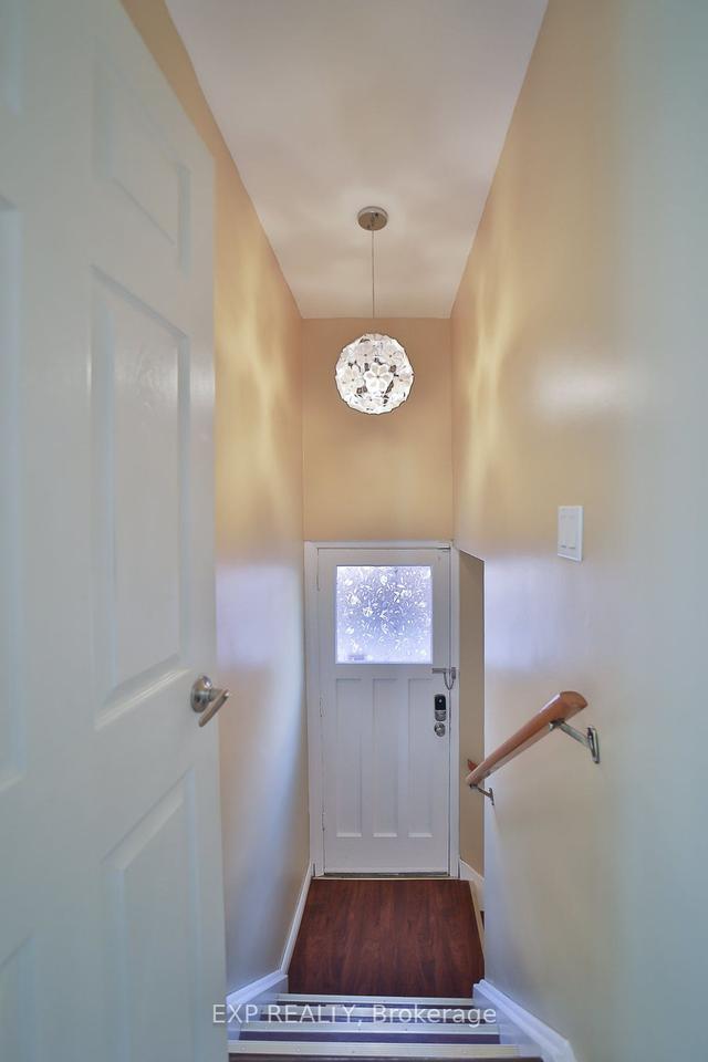 26 Brewton Rd, House detached with 3 bedrooms, 2 bathrooms and 2 parking in Toronto ON | Image 11