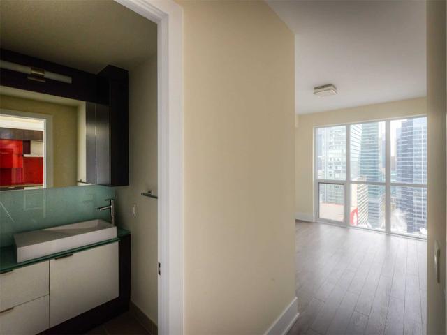 3108 - 300 Front St, Condo with 2 bedrooms, 2 bathrooms and 1 parking in Toronto ON | Image 6