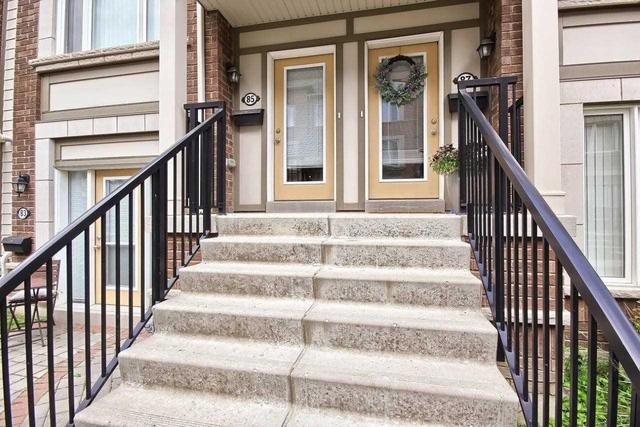 85 Burton Howard Dr, Townhouse with 2 bedrooms, 3 bathrooms and 1 parking in Aurora ON | Image 3