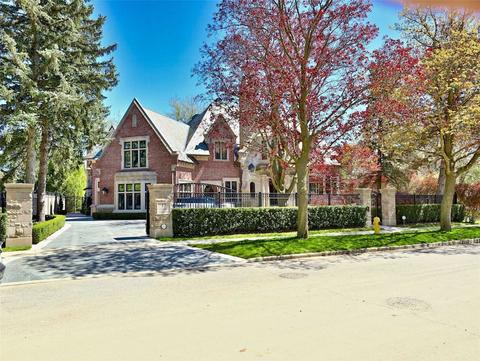 15 Chieftain Cres, House detached with 5 bedrooms, 11 bathrooms and 7 parking in Toronto ON | Card Image