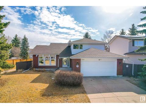 3223 112 St Nw, House detached with 4 bedrooms, 3 bathrooms and null parking in Edmonton AB | Card Image