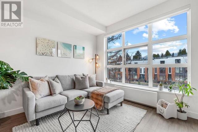 301 - 733 E 3rd Street, Condo with 1 bedrooms, 1 bathrooms and 1 parking in North Vancouver BC | Image 5