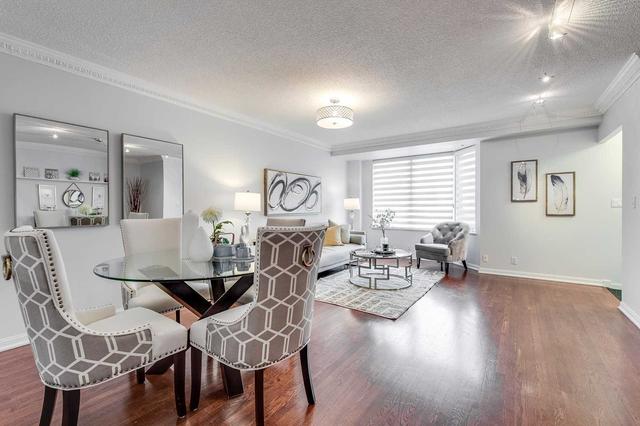 1219 - 28 Sommerset Way, Townhouse with 3 bedrooms, 3 bathrooms and 2 parking in Toronto ON | Image 8