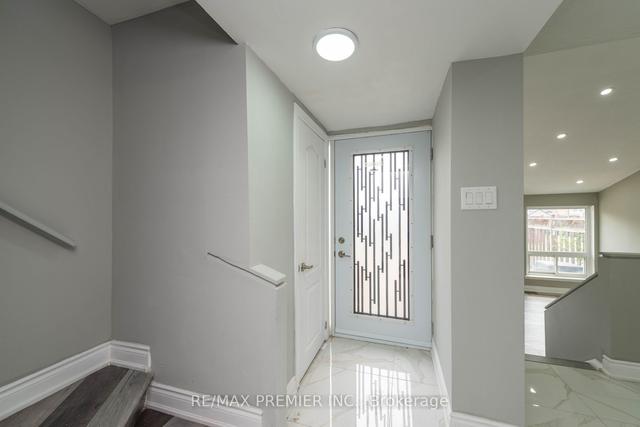125 - 256 John Garland Blvd, Townhouse with 3 bedrooms, 3 bathrooms and 1 parking in Toronto ON | Image 36