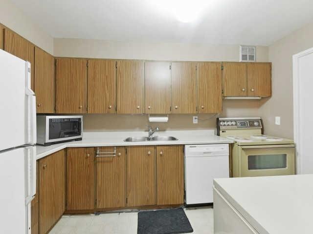 1002 - 120 Dundalk Dr, Condo with 3 bedrooms, 2 bathrooms and 1 parking in Toronto ON | Image 9