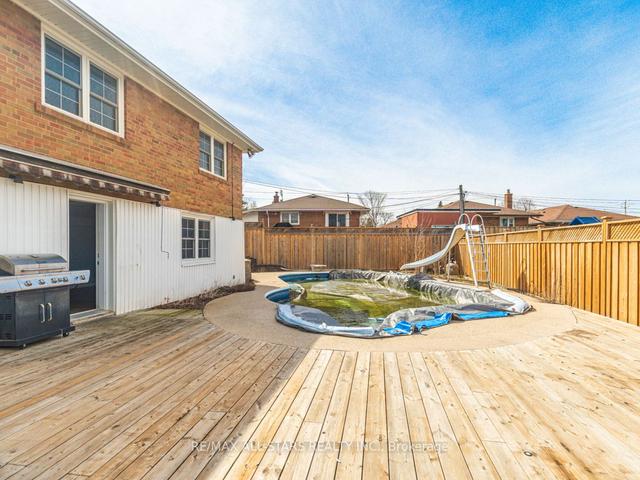 33 Millmere Dr, House detached with 3 bedrooms, 2 bathrooms and 3 parking in Toronto ON | Image 27