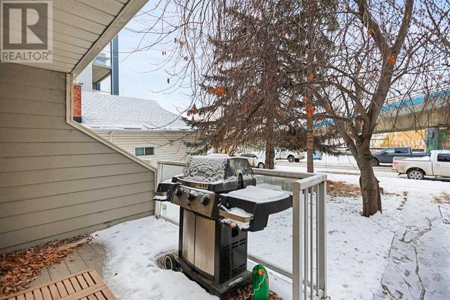 2, - 642 Mcdougall Road Ne, House attached with 3 bedrooms, 2 bathrooms and 1 parking in Calgary AB | Image 2