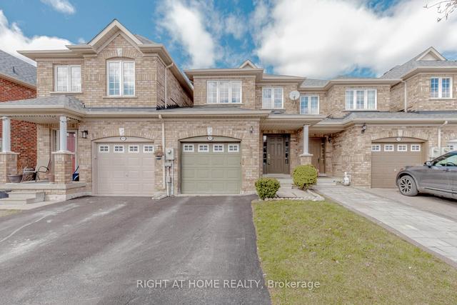 53 Christephen Cres, House attached with 3 bedrooms, 3 bathrooms and 2 parking in Richmond Hill ON | Image 12