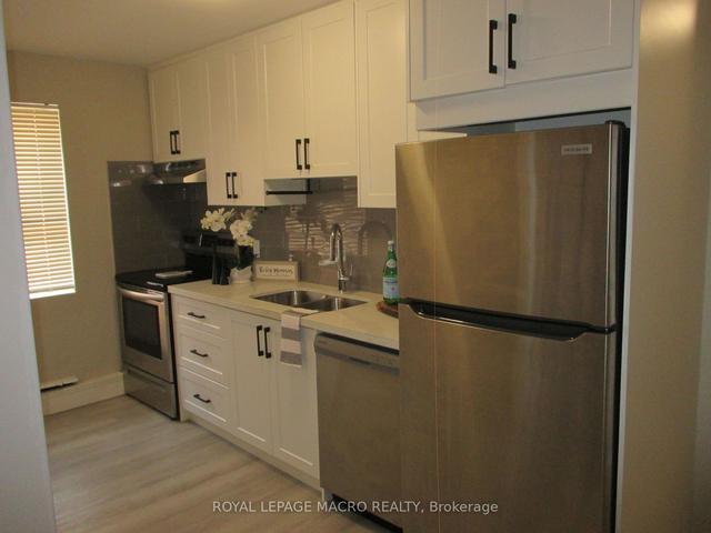 4 - 5 Applewood Ave S, Condo with 1 bedrooms, 1 bathrooms and 1 parking in Hamilton ON | Image 2