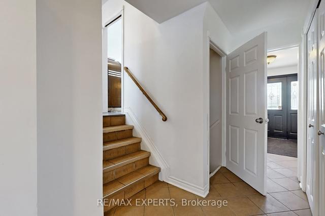 22 Bamber Crt, House detached with 3 bedrooms, 2 bathrooms and 4 parking in Toronto ON | Image 26