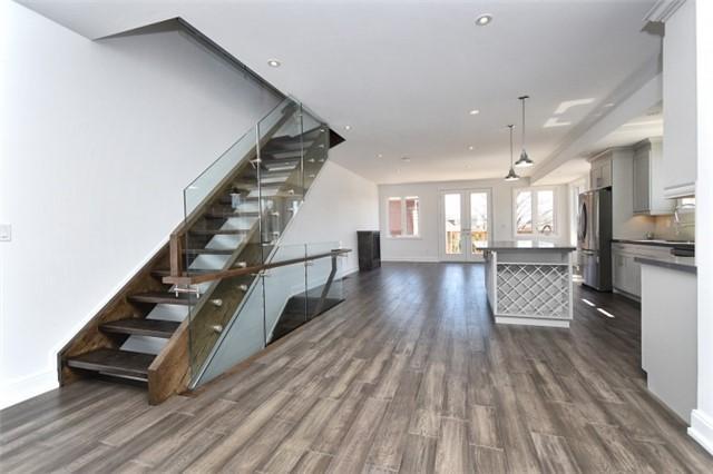 81 Twenty Sixth St, House detached with 4 bedrooms, 5 bathrooms and 1 parking in Toronto ON | Image 4