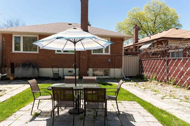 12 Tyler Pl, House detached with 3 bedrooms, 2 bathrooms and 8 parking in Toronto ON | Image 23