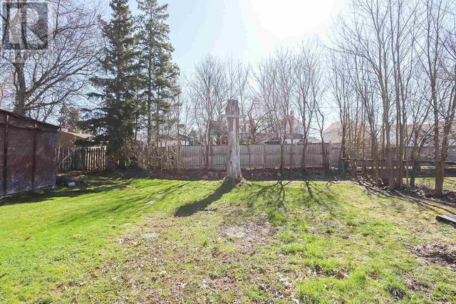 580 Charles St, House detached with 6 bedrooms, 2 bathrooms and null parking in Sault Ste. Marie ON | Image 34