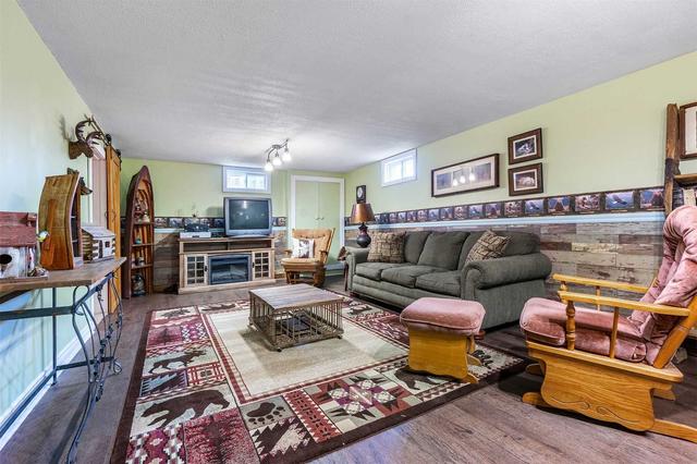 80 Hodgkins Ave, House detached with 2 bedrooms, 2 bathrooms and 5 parking in Thorold ON | Image 6