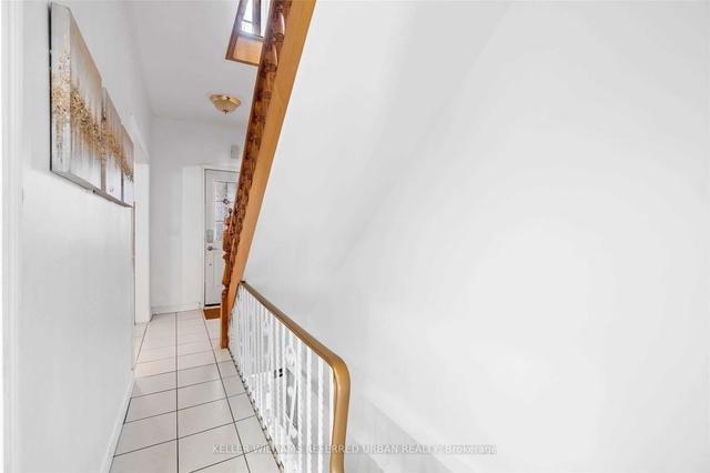 72 Montrose Ave, House detached with 3 bedrooms, 3 bathrooms and 2 parking in Toronto ON | Image 14