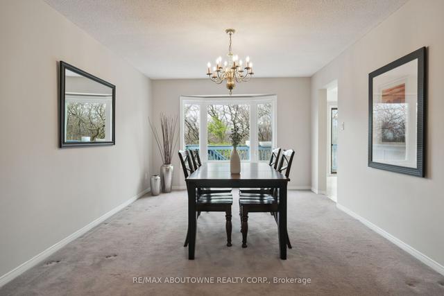 1262 Winterbourne Dr, House detached with 5 bedrooms, 4 bathrooms and 4 parking in Oakville ON | Image 2