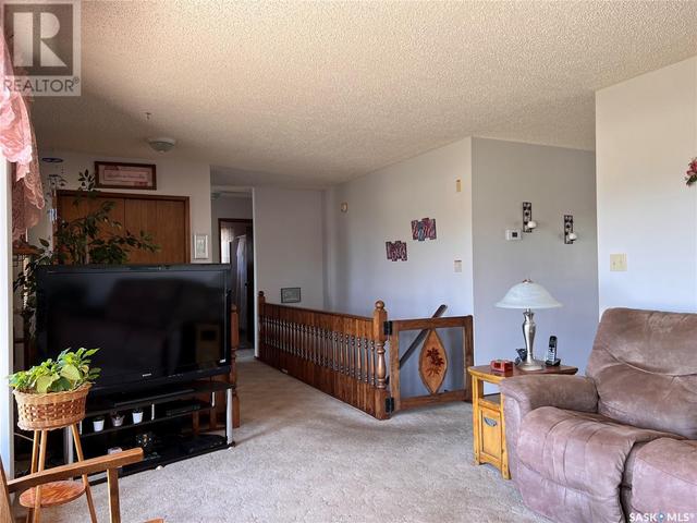 605 1st Avenue, House detached with 3 bedrooms, 2 bathrooms and null parking in Raymore SK | Image 9