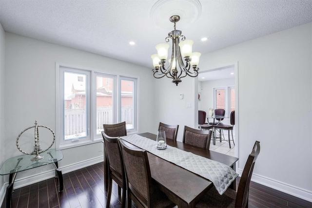 121 White Tail Cres, House detached with 3 bedrooms, 4 bathrooms and 4 parking in Brampton ON | Image 5