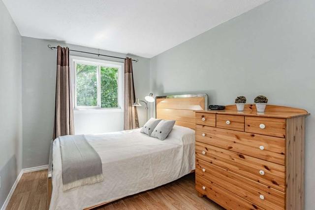 86 Upton Cres, House detached with 3 bedrooms, 2 bathrooms and 3 parking in Guelph ON | Image 23