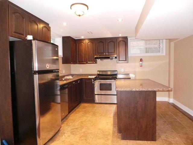 6a Mirrow Crt, House detached with 2 bedrooms, 4 bathrooms and 6 parking in Toronto ON | Image 3