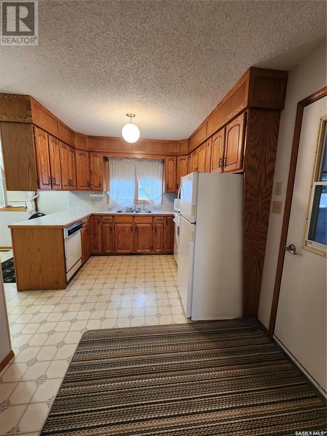 810 Pacific Street, House detached with 3 bedrooms, 2 bathrooms and null parking in Grenfell SK | Image 4