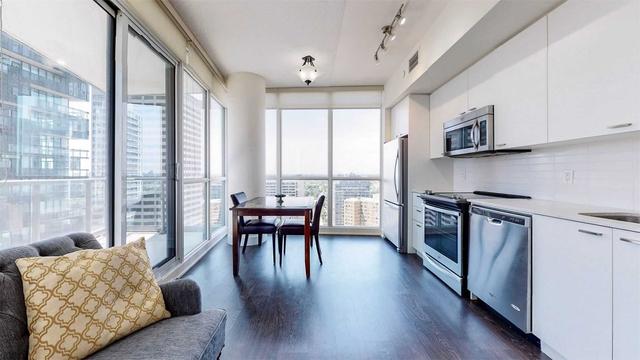2502 - 30 Roehampton Ave, Condo with 2 bedrooms, 2 bathrooms and 0 parking in Toronto ON | Image 14