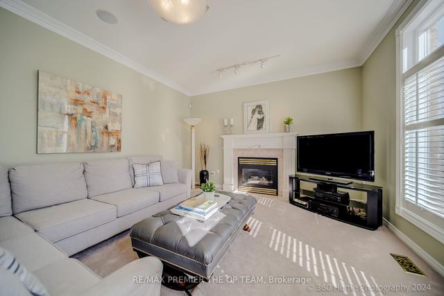 99 Gidleigh Park Cres, House detached with 4 bedrooms, 5 bathrooms and 6.5 parking in Vaughan ON | Image 3