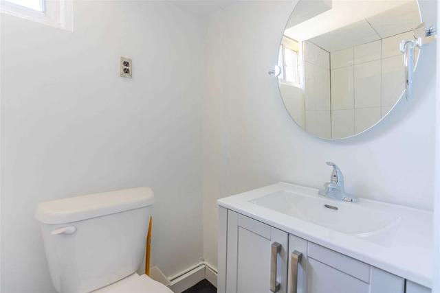 902 Woodbine Ave, House semidetached with 3 bedrooms, 3 bathrooms and 2 parking in Toronto ON | Image 13