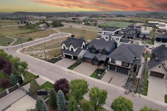 37 Aspen Ridge Heights Sw, House detached with 4 bedrooms, 3 bathrooms and 3 parking in Calgary AB | Image 3