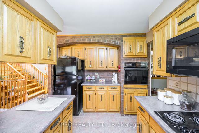 53 Glover Rd, House detached with 3 bedrooms, 2 bathrooms and 6 parking in Hamilton ON | Image 5