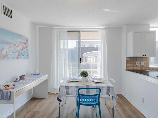 404 - 1369 Bloor St W, Condo with 2 bedrooms, 2 bathrooms and 1 parking in Toronto ON | Image 7